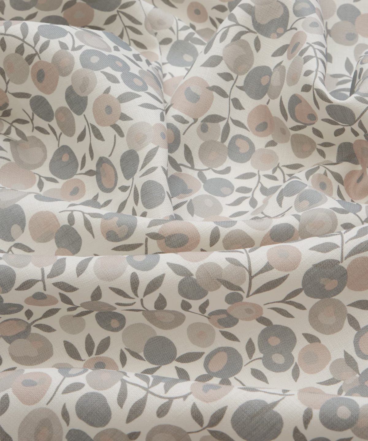 Wiltshire Blossom Landsdowne Linen in Pewter - Indoor - Image 4
