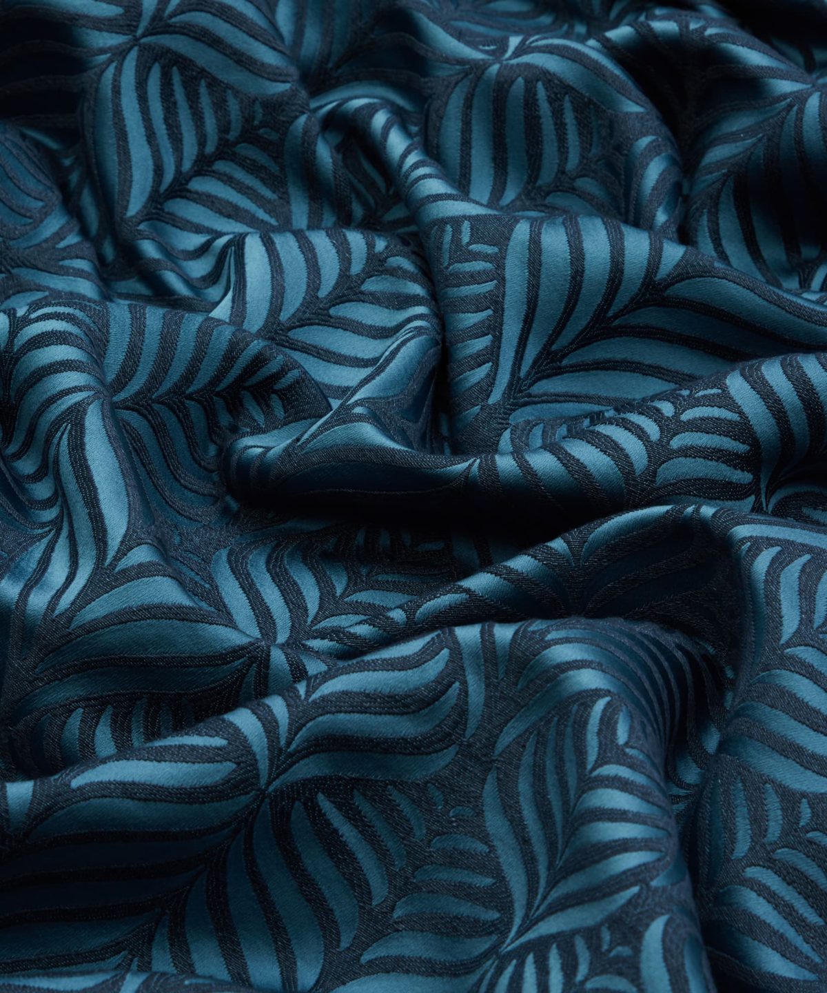 Quill Weave Yarn Jacquard in Lapis - Indoor - Image 4