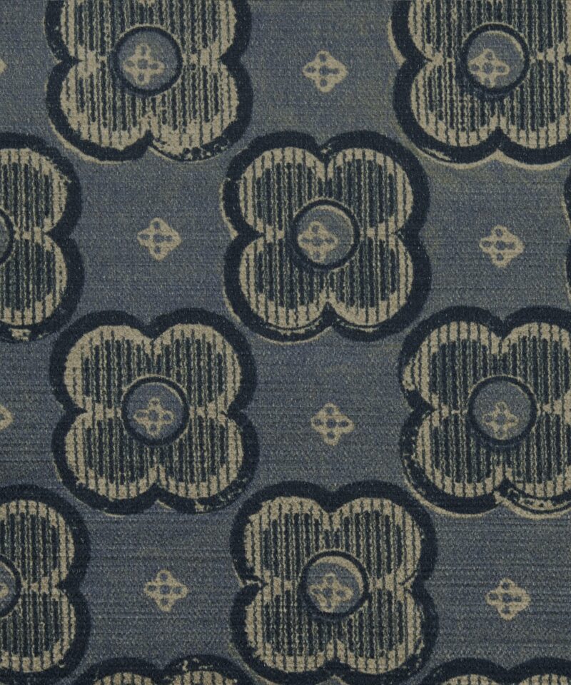 Clover Club in Flax Flower - Indoor