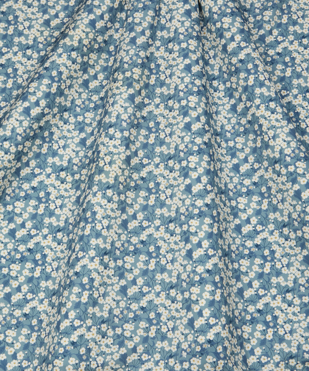 Mitsi Blossom in Bunting - Indoor - Image 3