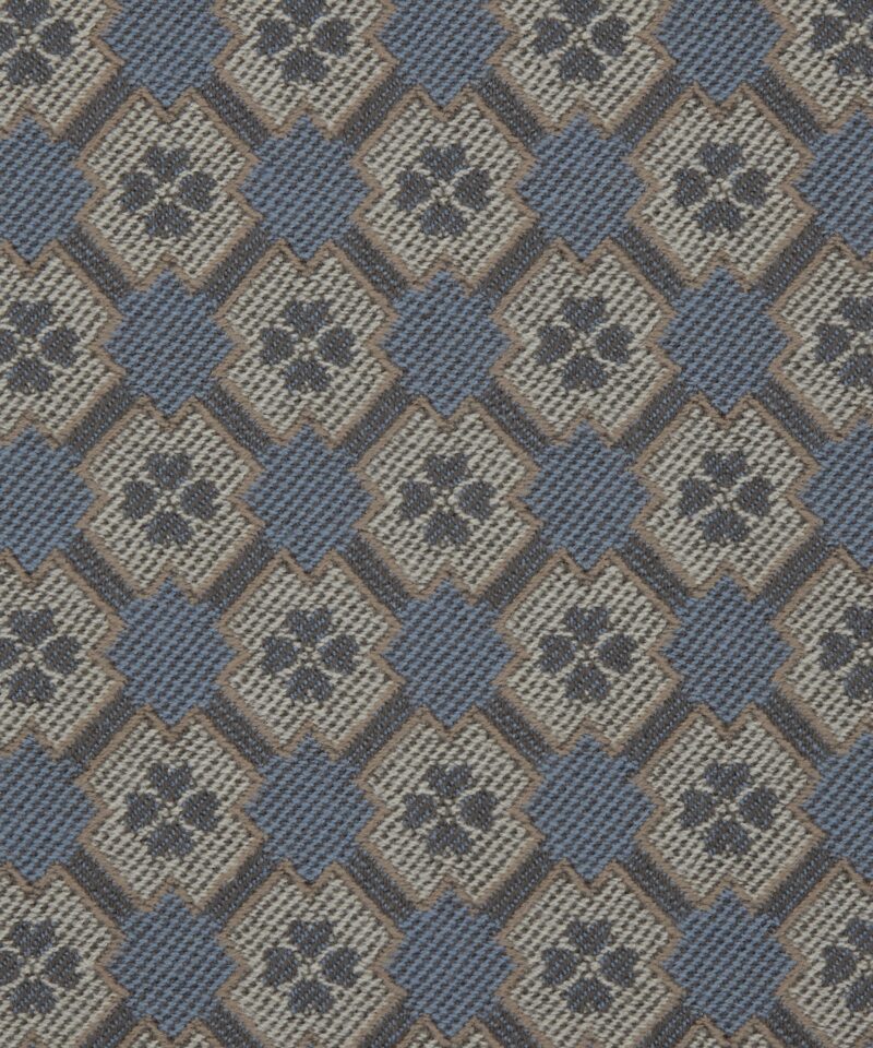 Remy Rose in Flax Flower - Indoor