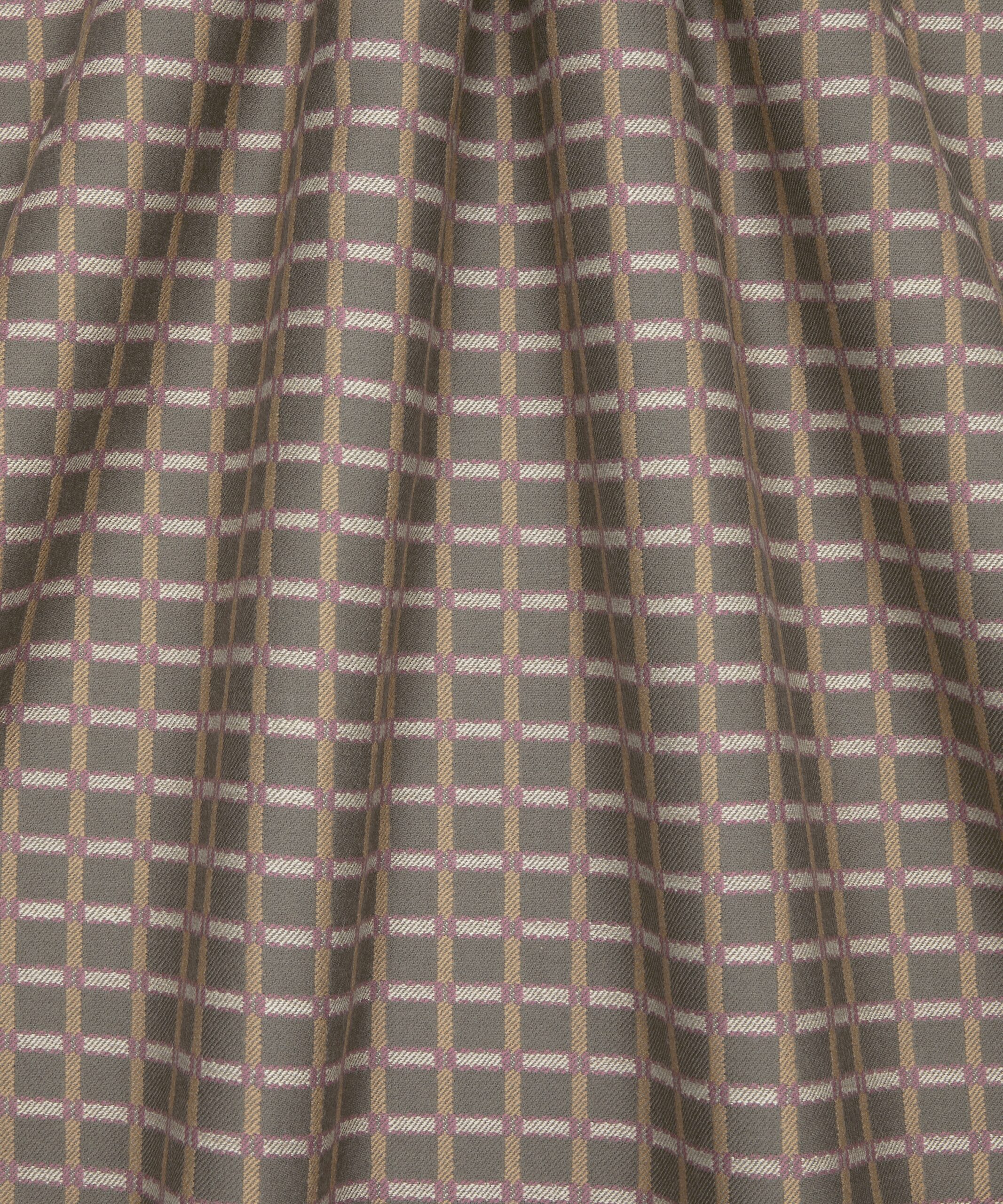 Cravat in Pewter - Indoor - Image 3