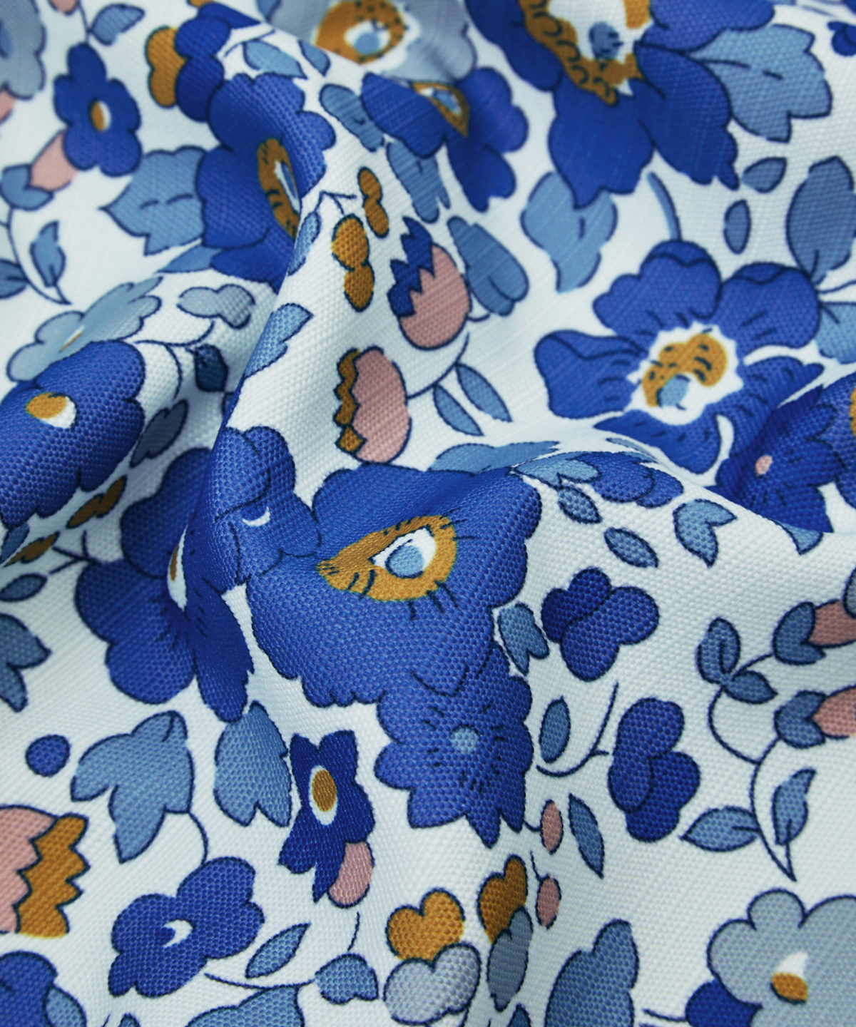 Betsy Flora Easton in Lapis - Outdoor - Image 4