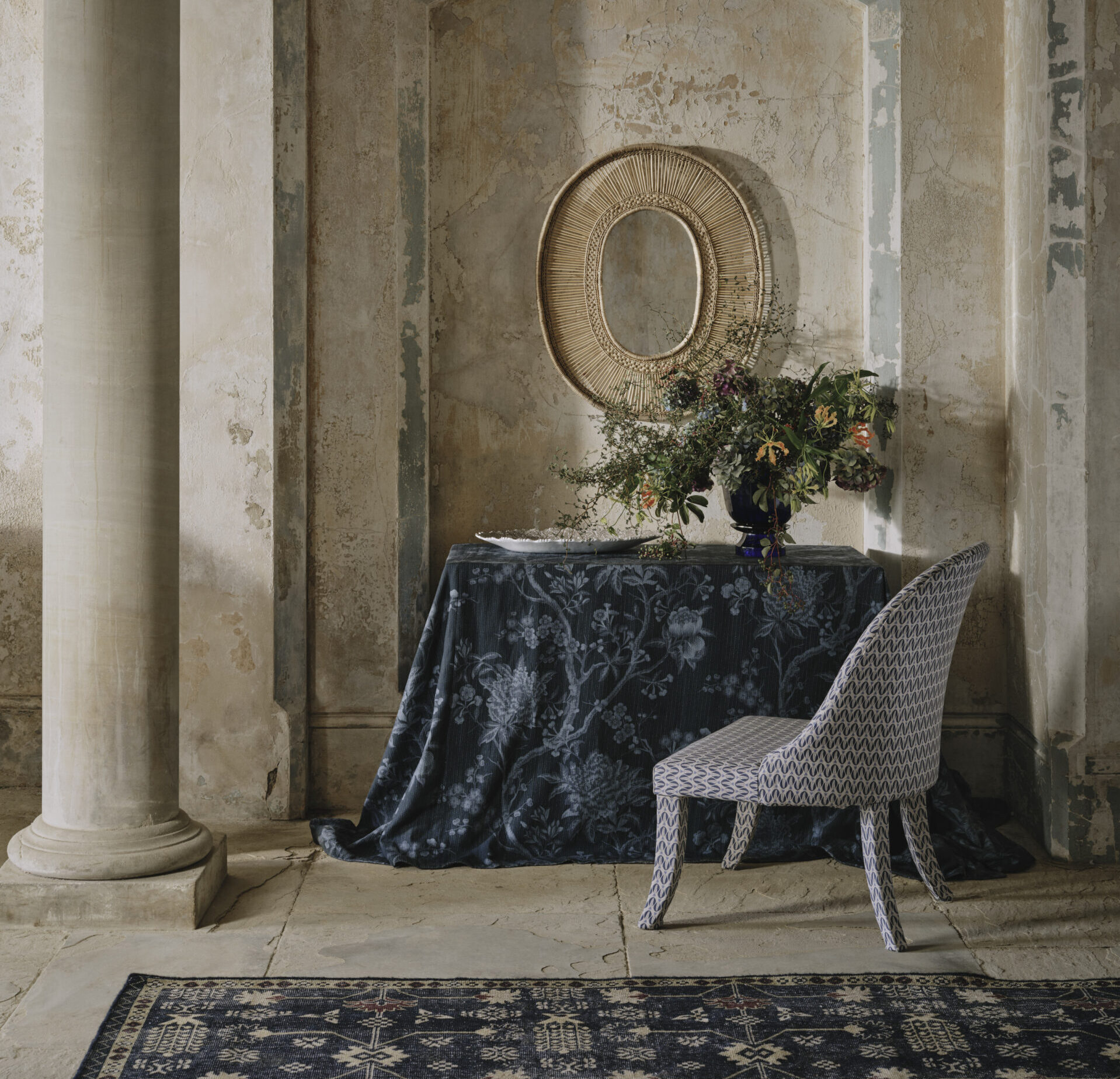 Lutea in Lapis - Indoor - Image 2